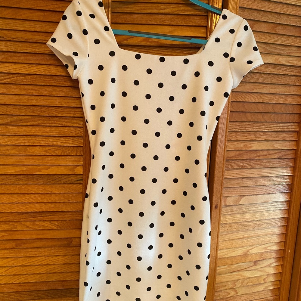 AQUA
Polka Dot Body-Con Mini Dress size medium